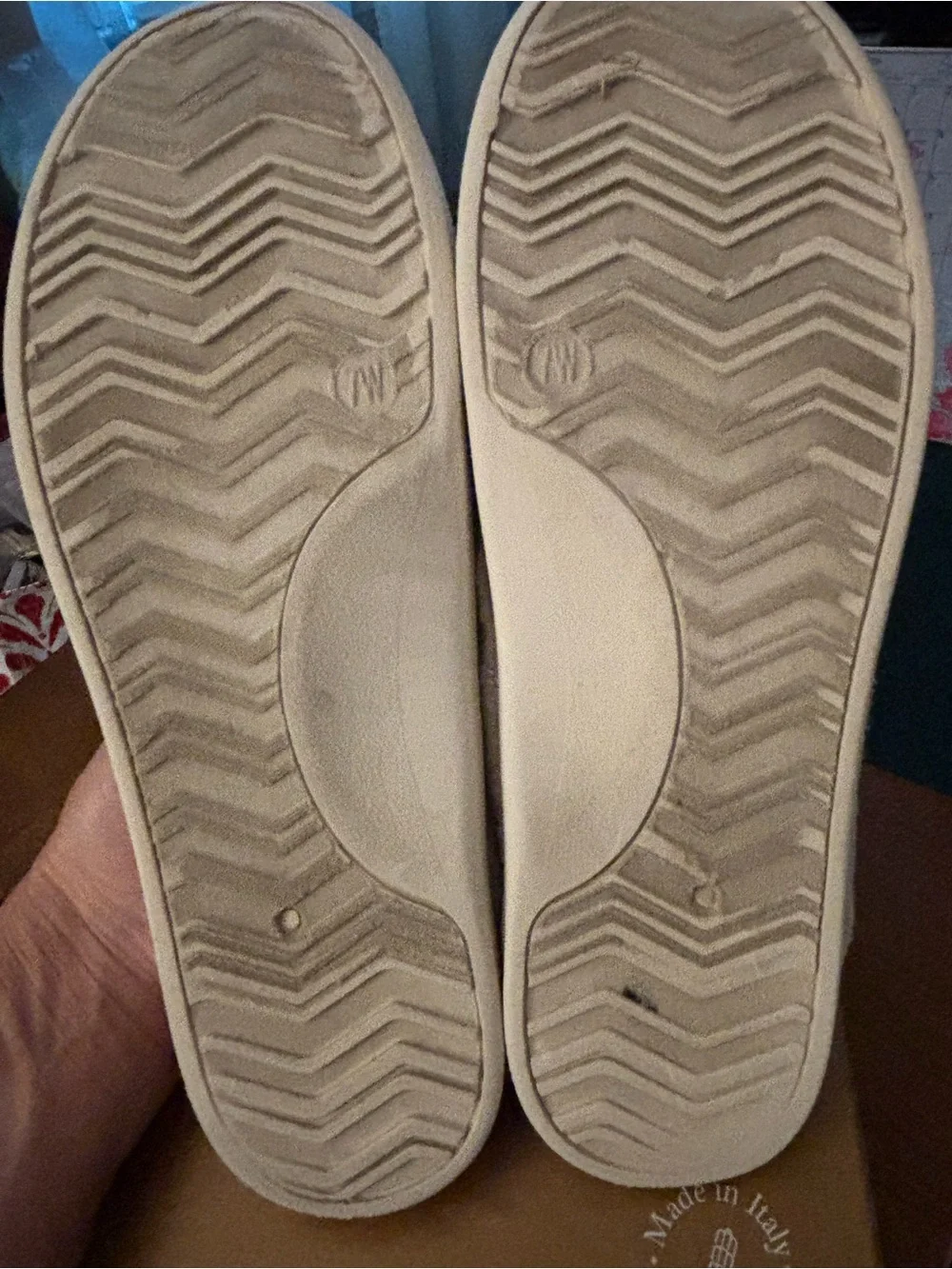 Great condition Steve Madden Beige Canvas Lace-Up Sneakers. Sz 7.